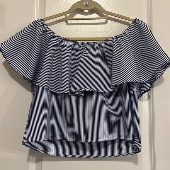 Cute Forever 21 Cropped Flowy Top - Picture 2 of 3